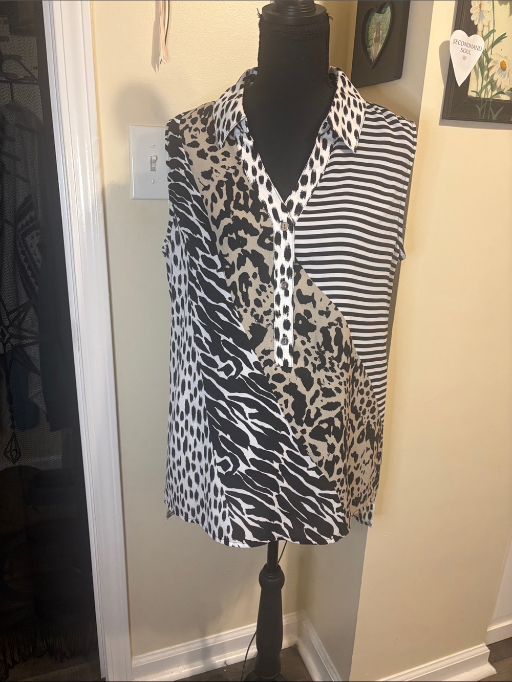 Alfani Black, White & Taupe Mixed Animal Print Sleeveless Collared Top